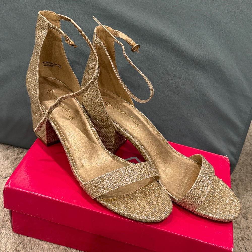 Dream Pairs Glittering Gold Heels